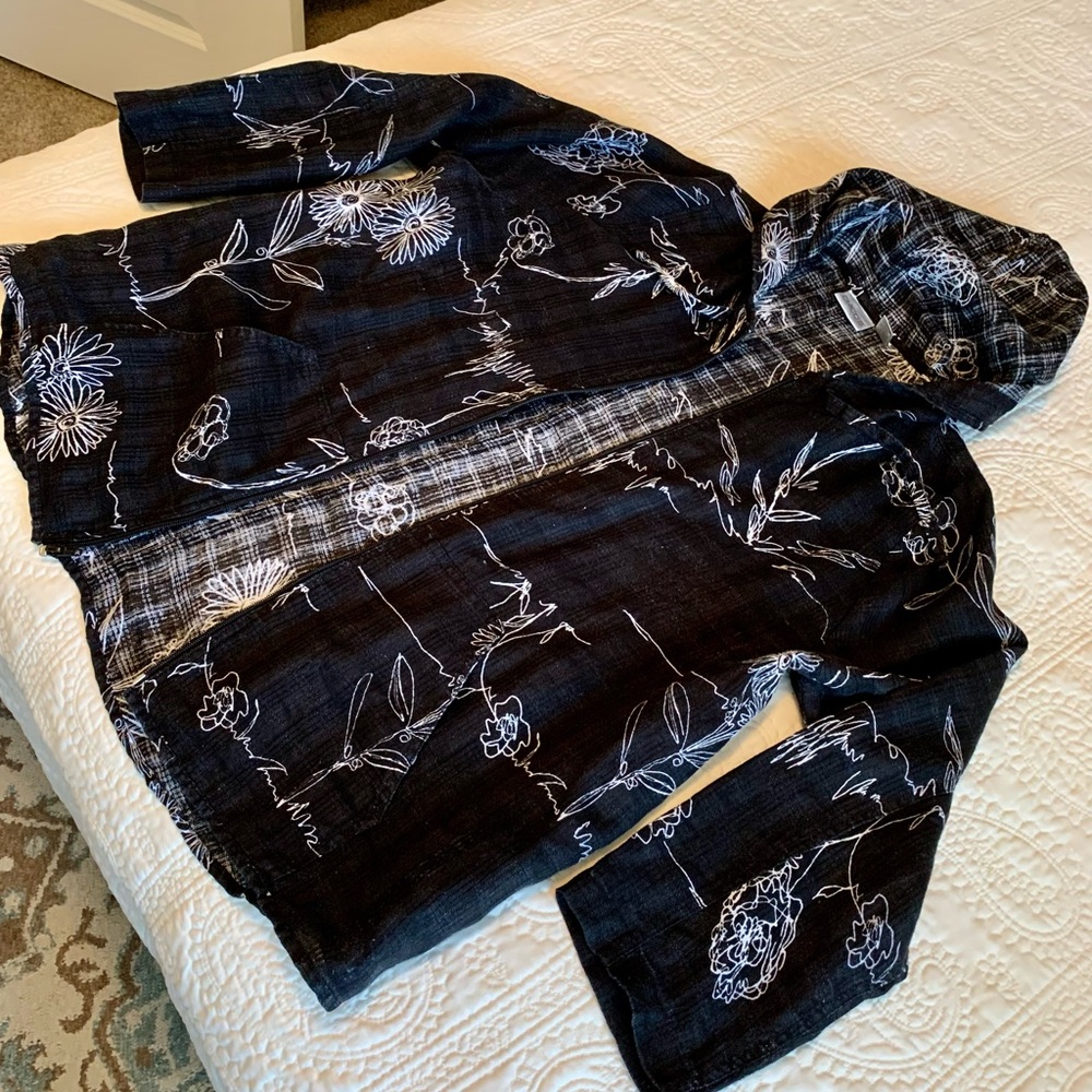 Chico’s Size 3 hooded light-weight jacket